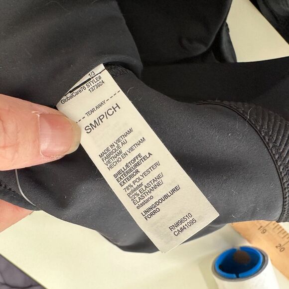 NWT Under Armour Black Meridian 4-Way Stretch Fitted Crop Tank Top Sports Bra S - Picture 8 of 15